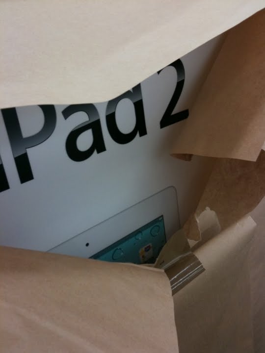iPad 2 は明日28日発売！